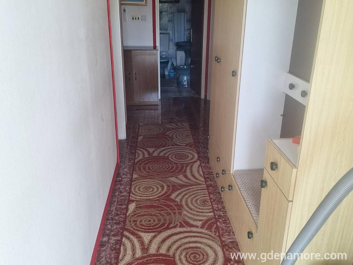 Stan Apartman Mirela, alloggi privati a Bijela, Montenegro - image10